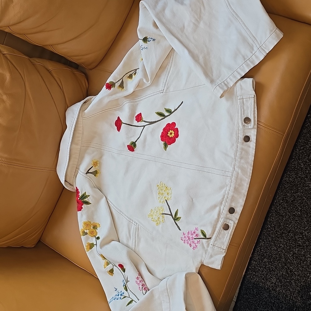 Anthropologie Limited Edition Cream Floral Embroidered Jean Jacket - Picture 13 of 16